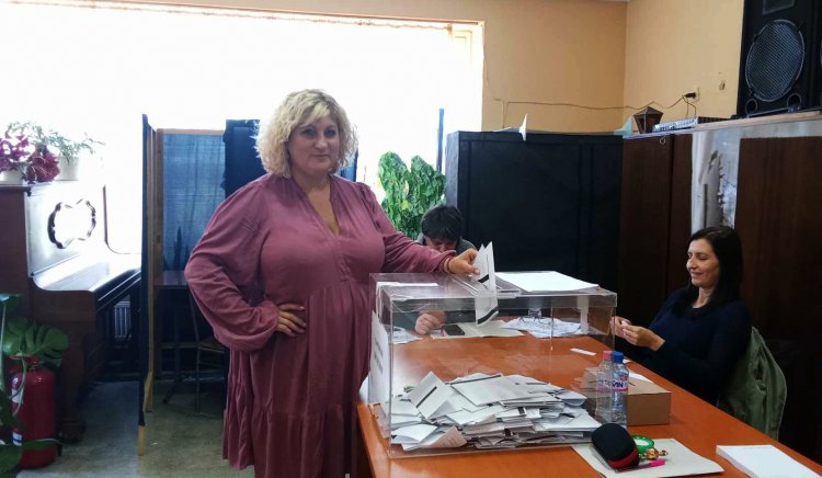 Кандидатът за кмет Ирена Стасинопулу упражни правото си на вот