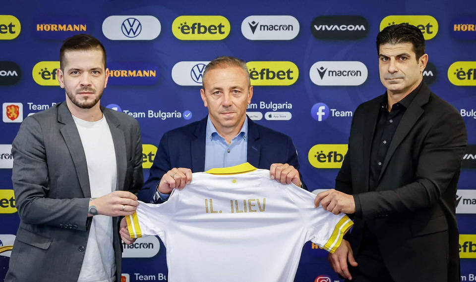 Илиан Илиев е новият селекционер на националния отбор по футбол.