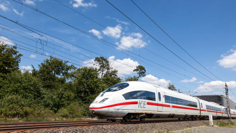Една голяма и дългоочаквана поръчка за нови електрически държавни влакове