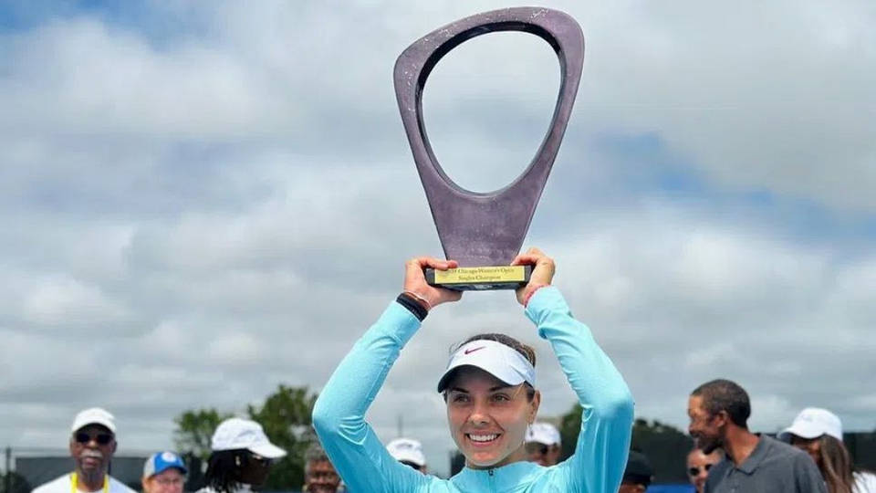 Виктория Томова спечели титлата от турнира по тенис на червена