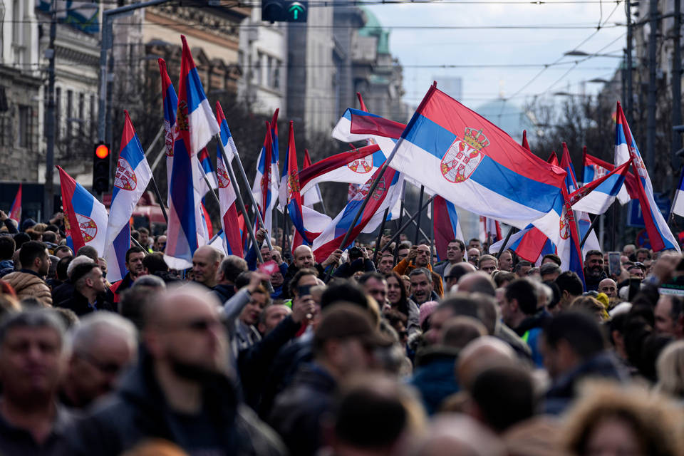 Водената от сръбския президент коалиция спечели абсолютно мнозинство в 250-местната