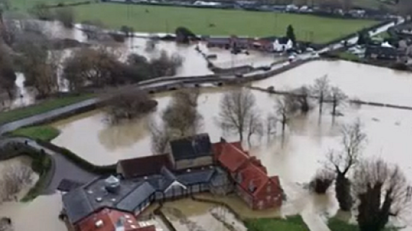 Обилни валежи и наводнения хванаха в клопка Северозападна Европа Във
