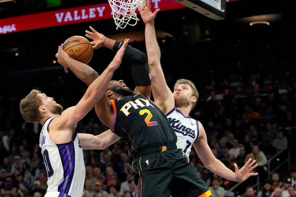 Александър Везенков изигра силен мач в НБА Българинът изравни личен