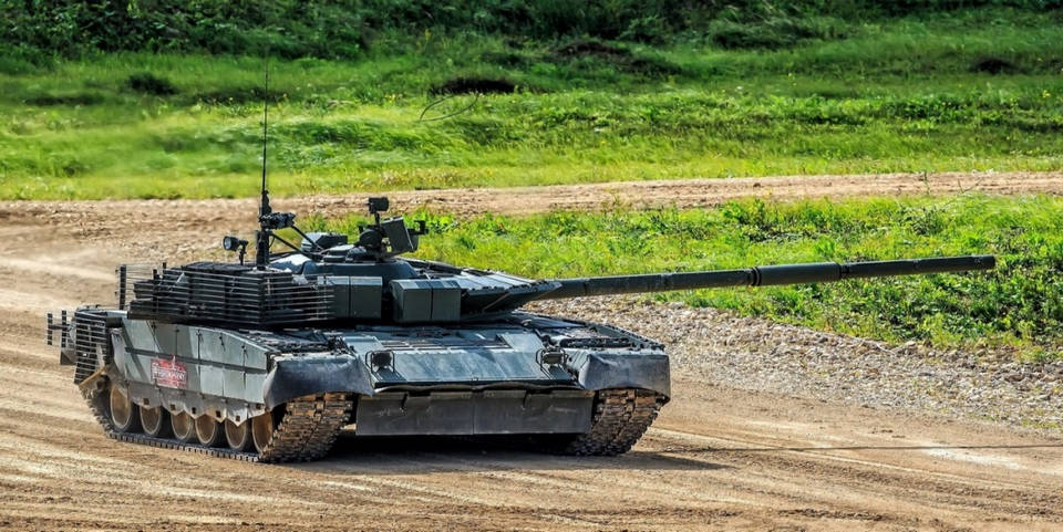 Military WatchМодернизираните руски танкове Т 80БВМ превъзхождат американските Ейбрамс по редица