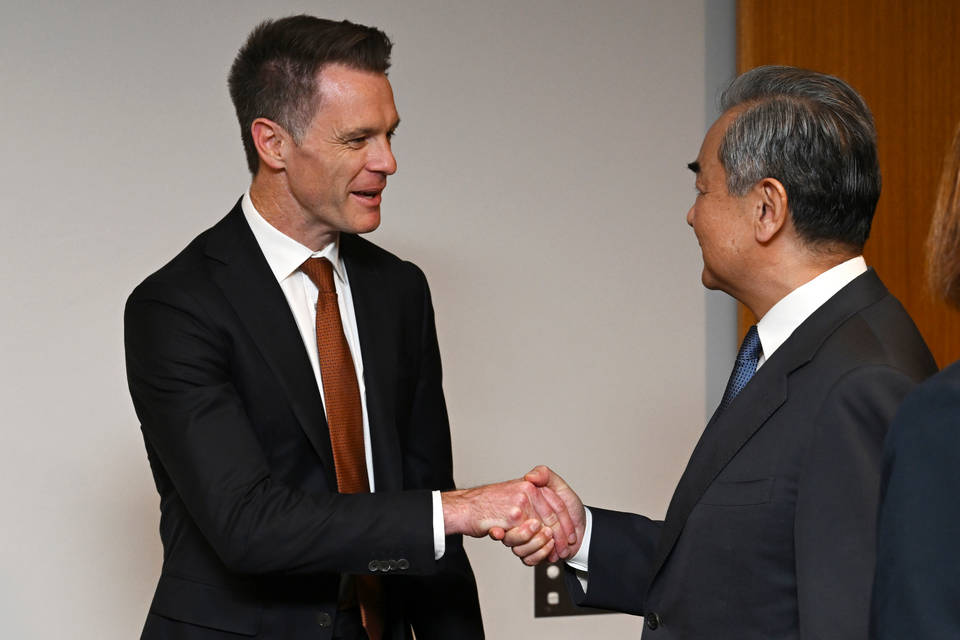 Китайският външен министър Уан И посети Австралия където се срещна