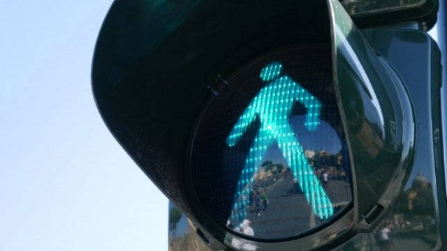 Снимка: Светофарите с различни сигнали за посоките