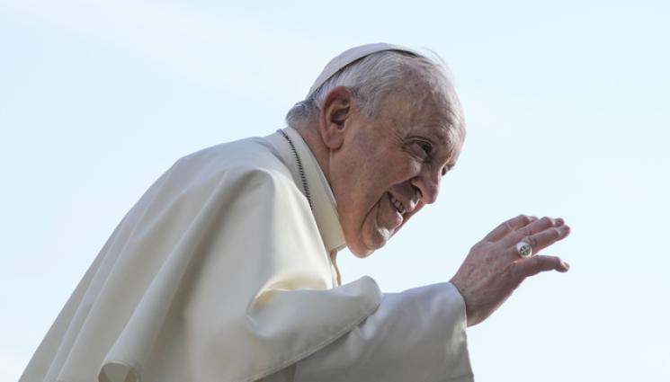 Пред 6 хиляди богомолци, папа Франциск отслужи светата литургия на
