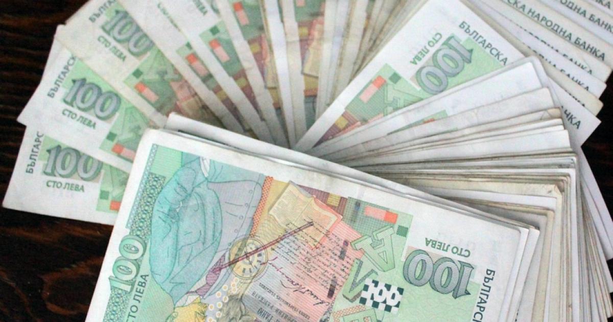 Банките в България продължават да вдигат таксите. Нещо повече, измислят