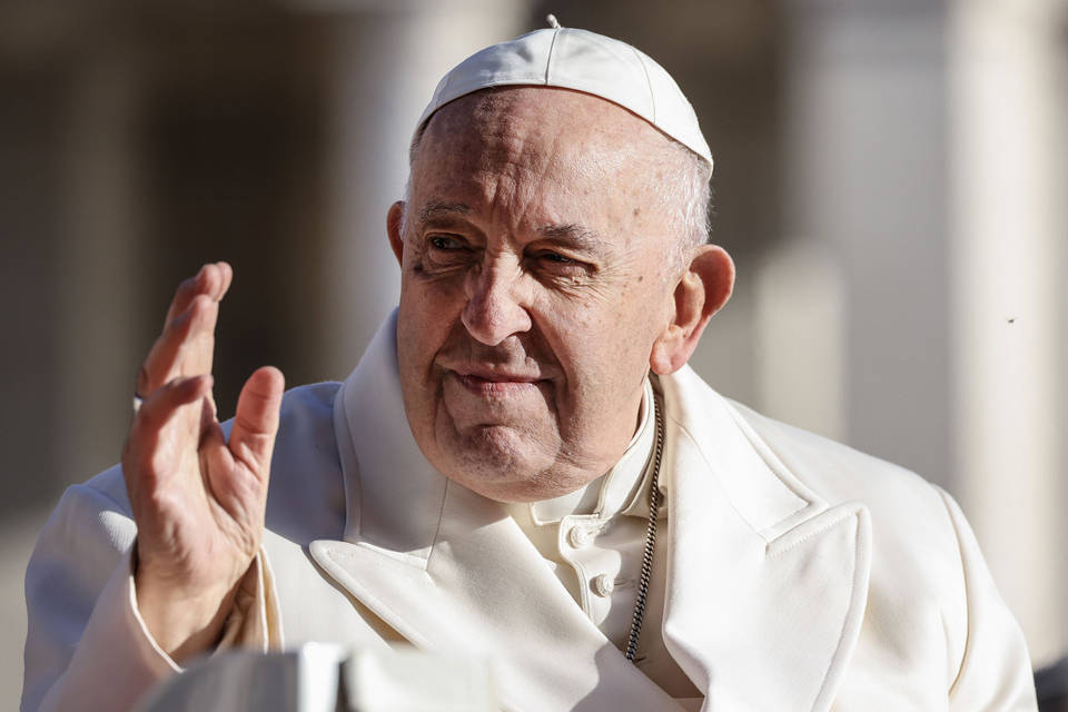 Ватиканът обяви операциите за смяна на пола и сурогатното майчинство