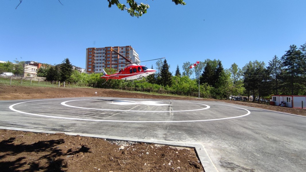 Във Велико Търново беше открито първото извънстолично държавно болнично вертолетно