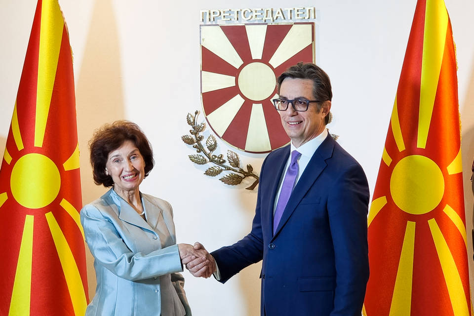 Гордана Силяновска-Давкова положи клетва като президент на Македония. Изказването й