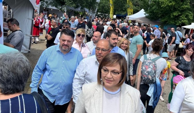 Корнелия Нинова и кандидатите за народни представители  от листата   БСП за