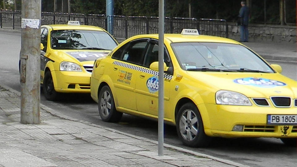Стана ясно с колко точно таксиметровите шофьори в Пловдив искат