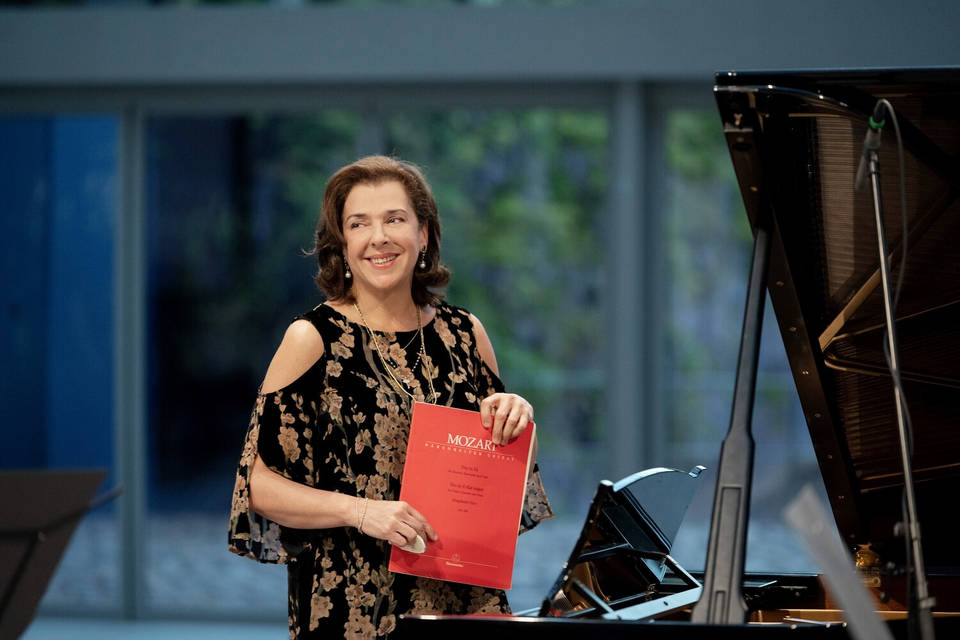 Гастрол на забележителната пианистка със световна известност Елена Башкирова предстои