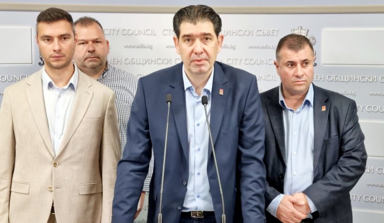 За нас е изненада напускането на Ваня Григорова Това заяви