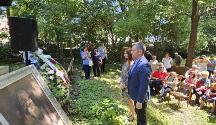 Социалисти симпатизанти хора с леви убеждения и граждани се събраха