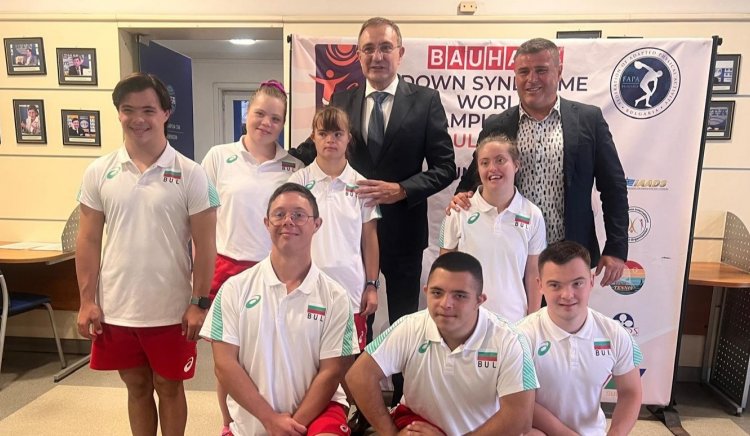 Министърът на труда и социалната политика Борислав Гуцанов даде пълна