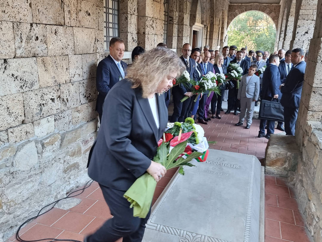 На паметния 22 септември преди 117 години България разкъсва мрежата