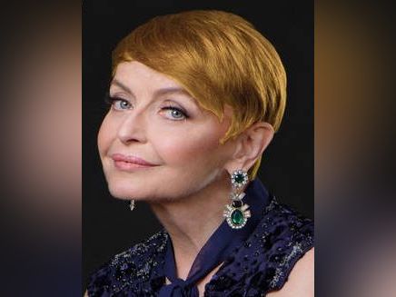 След успеха на авторския спектакъл Моят глас легендата на българската