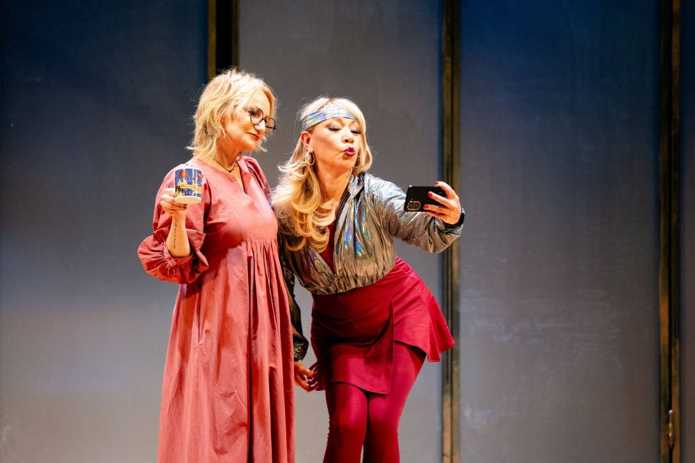 В един свят в който реалността се измерва в лайкове