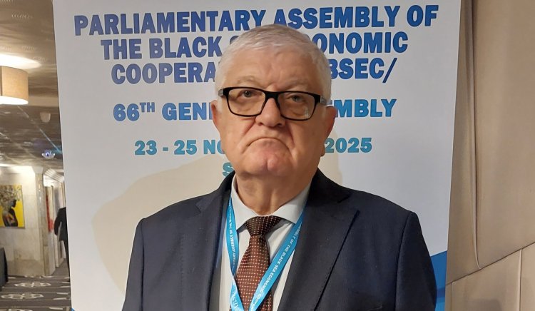 Председателят на Комисията по икономическа политика и иновации и народен