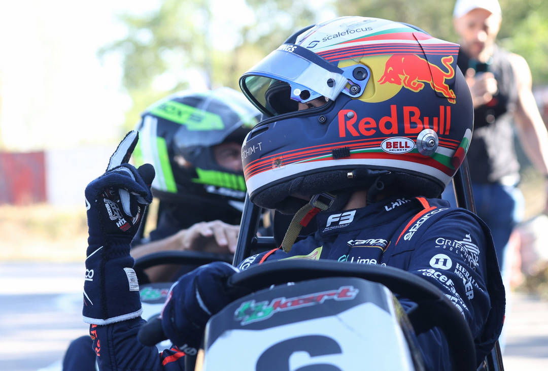 Българският пилот на Компос Рейсинг Никола Цолов завърши на 12