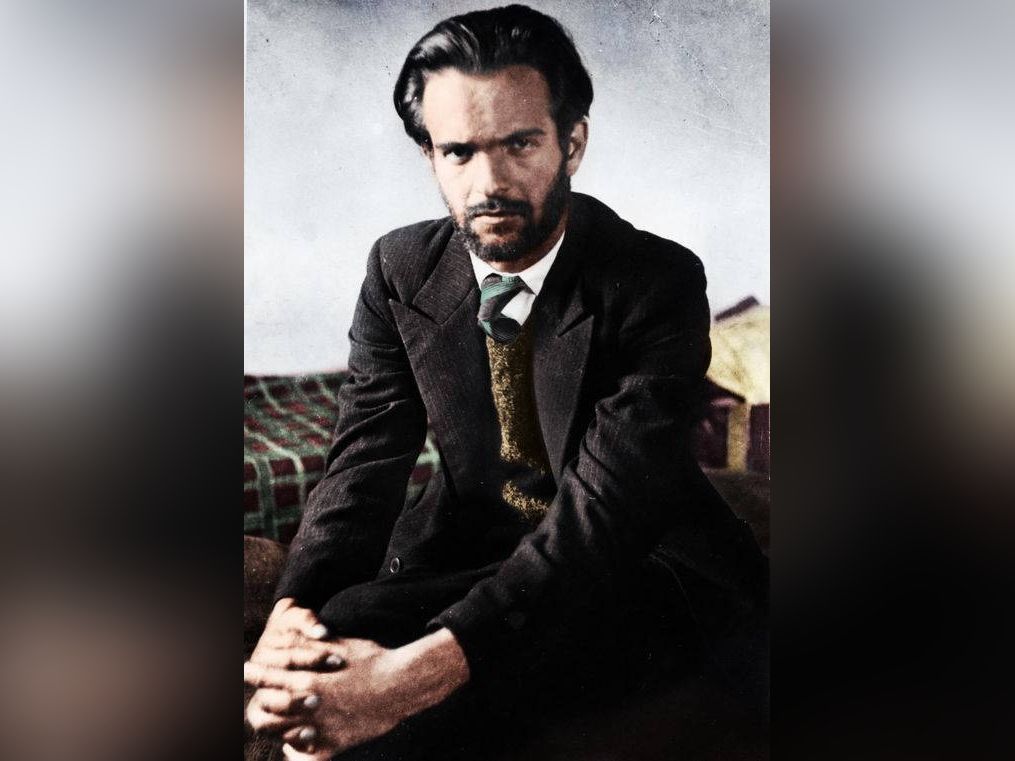 Петър НенковВсяка година около датата на раждането и разстрела на