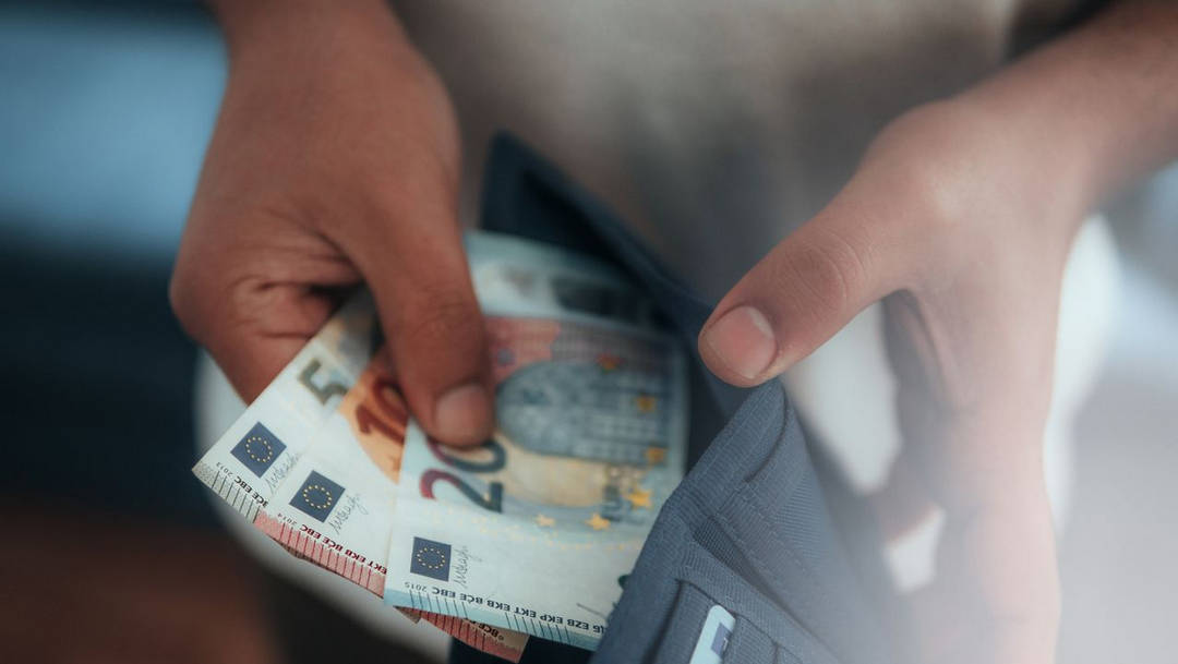 Касите на Българската народна банка БНБ ще работят извънредно с