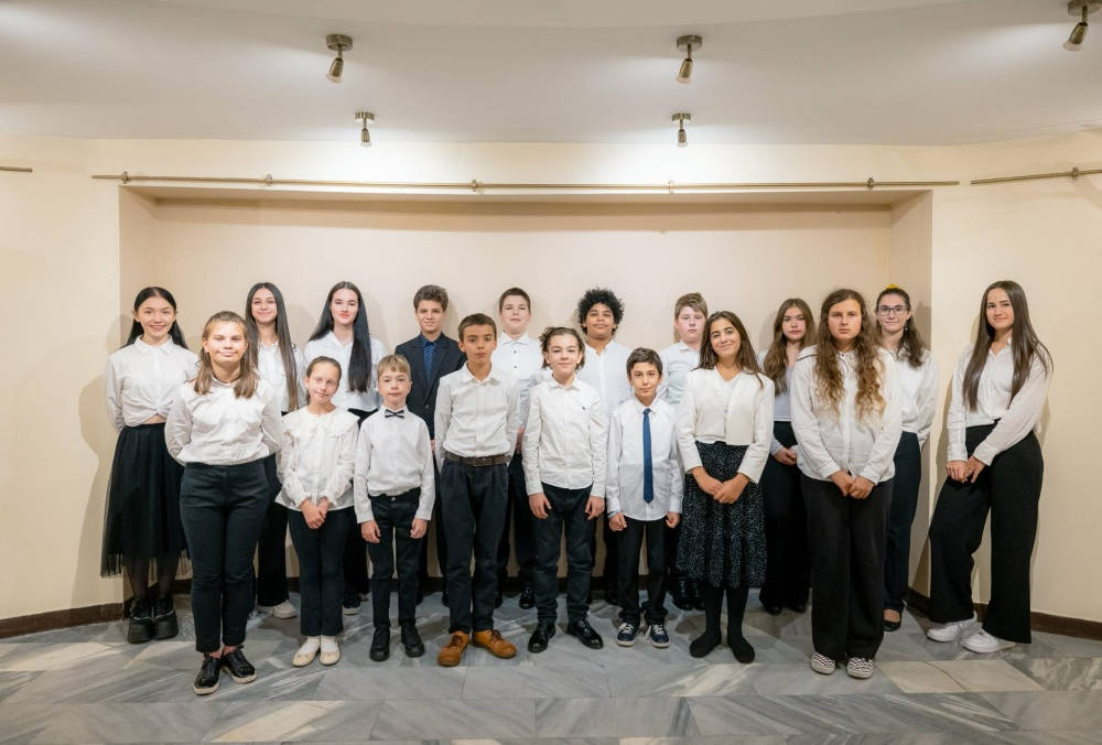 В дните когато градът светва като сцена а зимата тихо