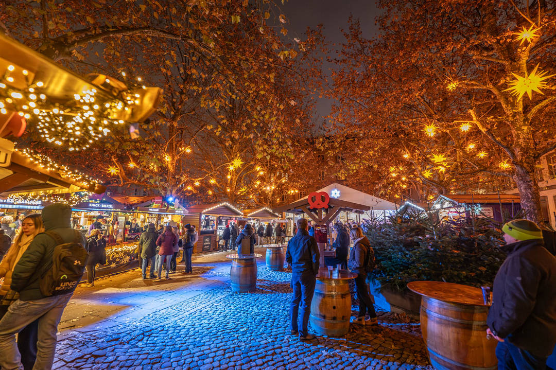 Le FigaroИзчезва ли думата Коледа На емблематичната улица Монторгей в