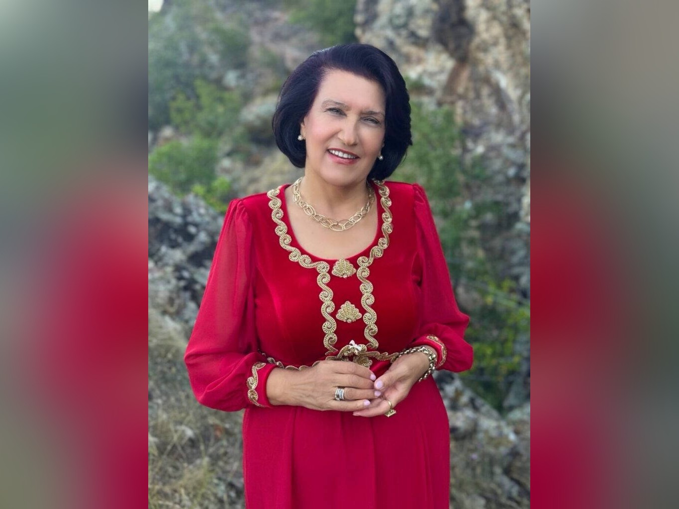 Обичаната народна певица Гуна Иванова представя новия си видеоклип включващ