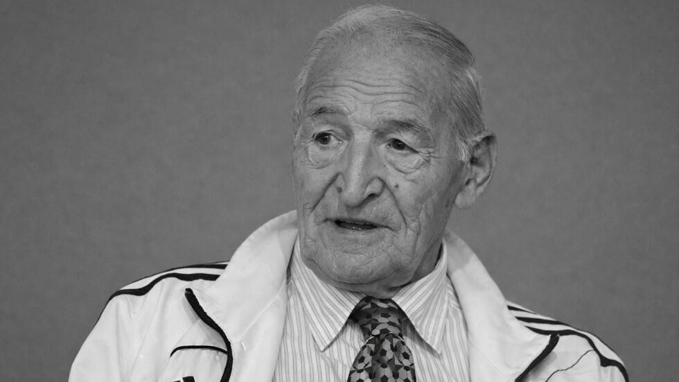 Поклонението пред тленните останки на Димитър Пенев ще се състои