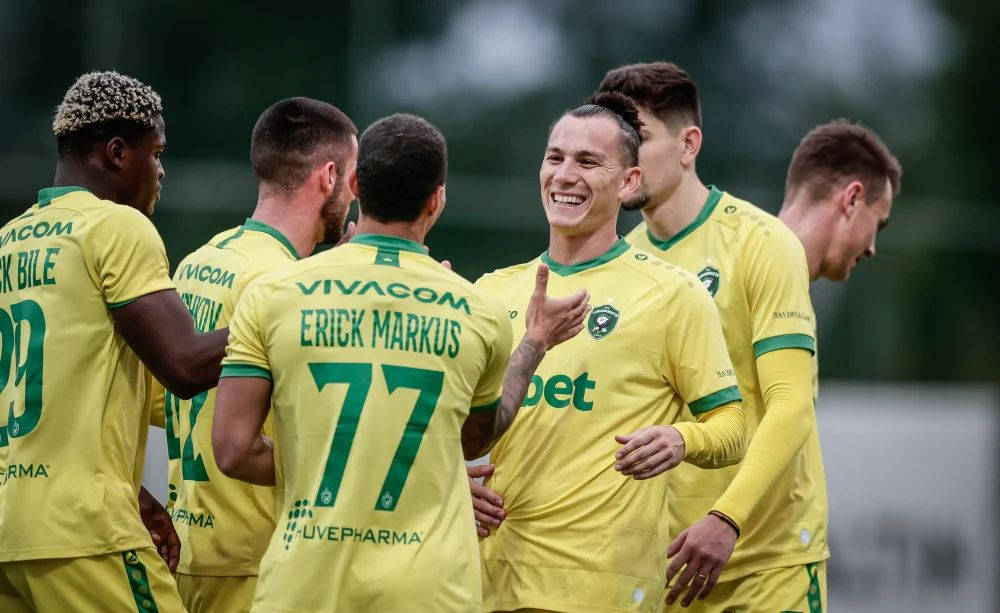 Бразилският нападател Ерик Маркус 15 и 18 вкара набързо два