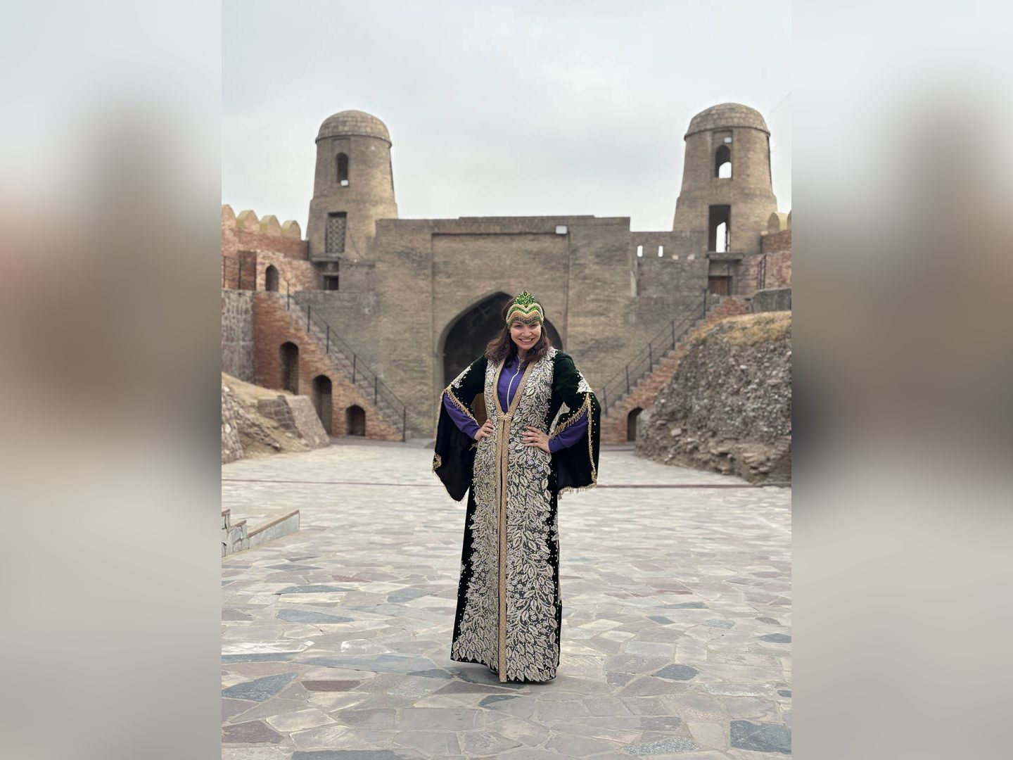 Парк Рудаки в столицата носещ името на местен поет от