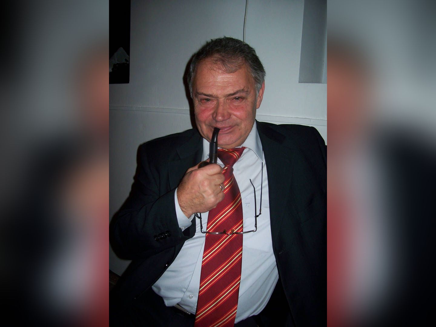 ГЕОРГИ ДРАМБОЗОВ е роден на 26 декември 1945 г в