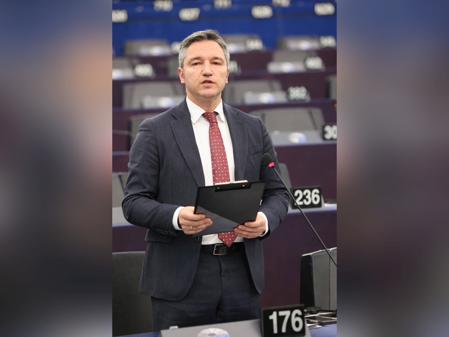 Индустриалната политика не трябва да бъде за сметка на националните