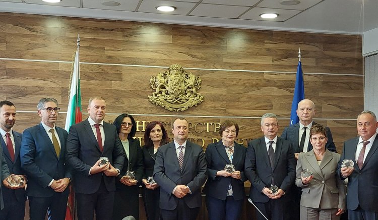 Седемнадесет български общини получиха Етикет за иновации и добро управление