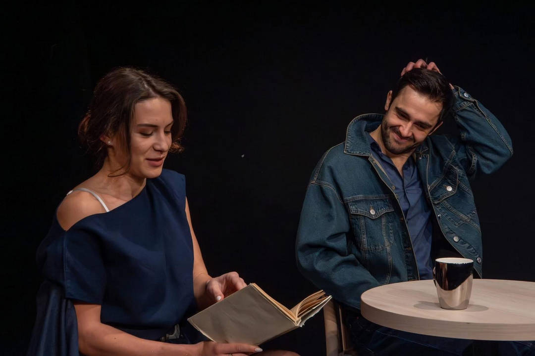 Сатиричният театър Алеко Константинов ще ни пренесе в един комедиен