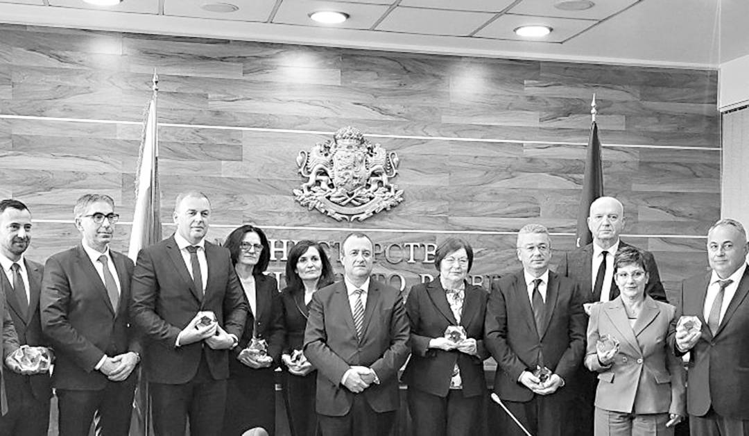 Седемнадесет български общини получиха Етикет за иновации и добро управление