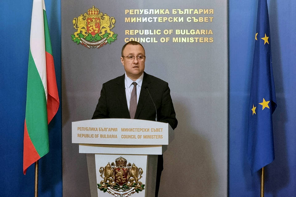 Правителството успя да спаси 100 от средствата за саниране на