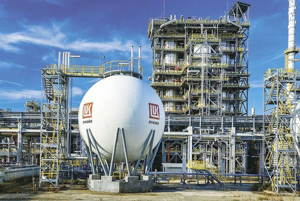 Руската компания Лукойл е подписала споразумение с американската инвестиционна компания