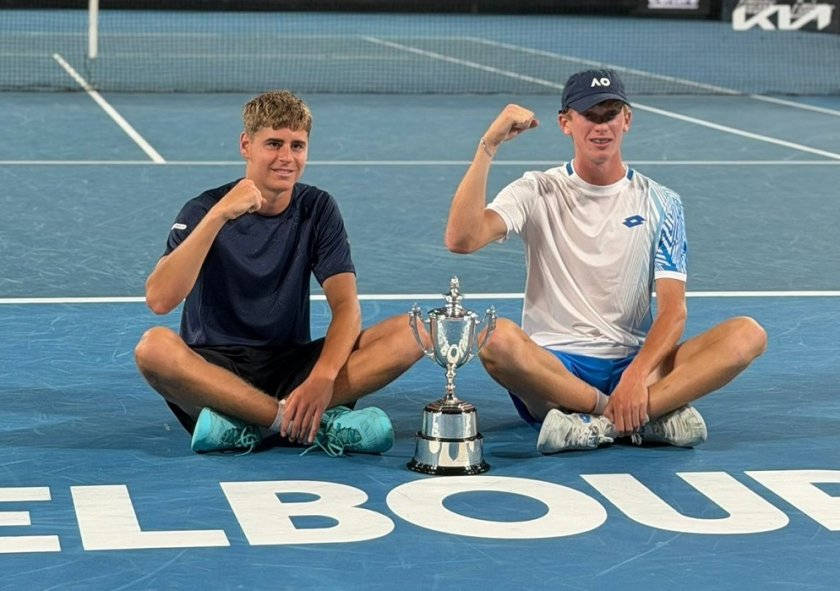 Димитър Кисимов триумфира с титлата на двойки при юношите на