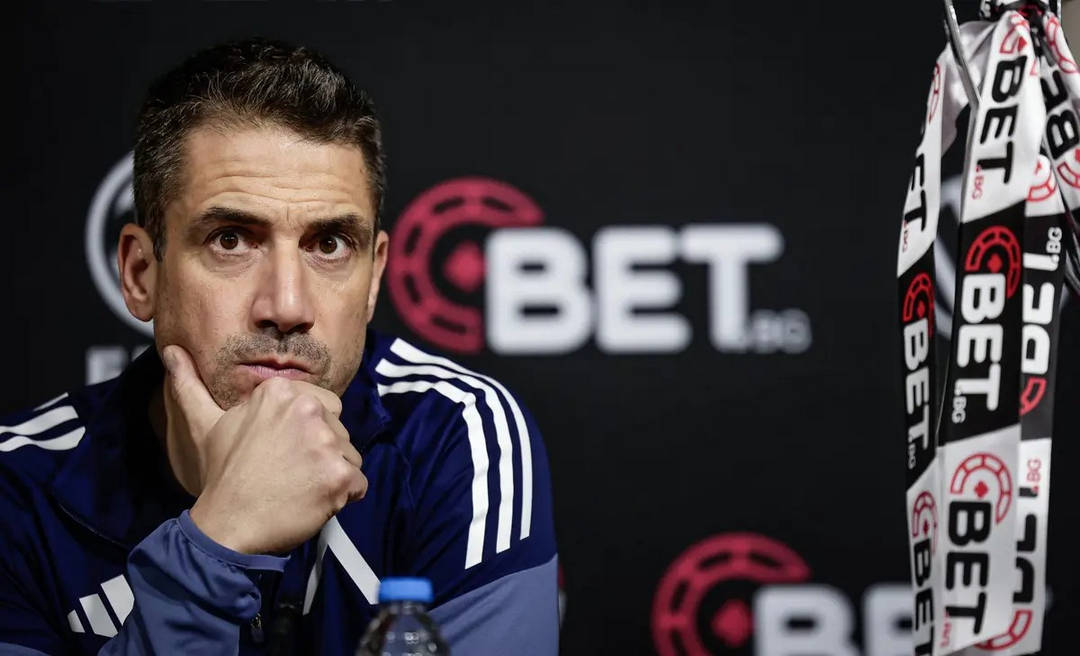 Падналият над София сняг притесни треньора на Левски Хулио Веласкес