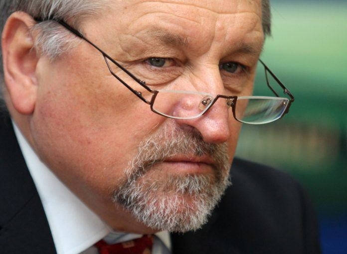 Проектът Белене беше управляван от некадърни хора и затова свърши