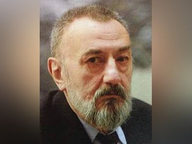 ПЕТЪР ВЕЛЧЕВ е роден на 22 април 1944 г Завършил