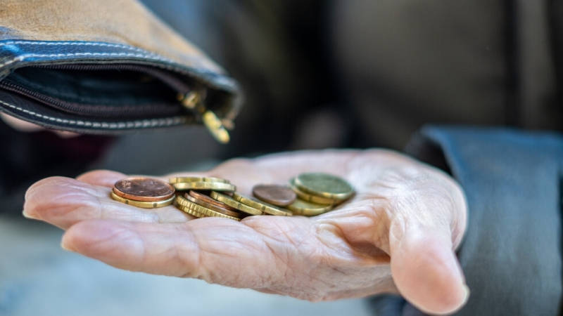 Европарламентът одобри резолюция за борба срещу бедността Институцията настоява Еврокомисията