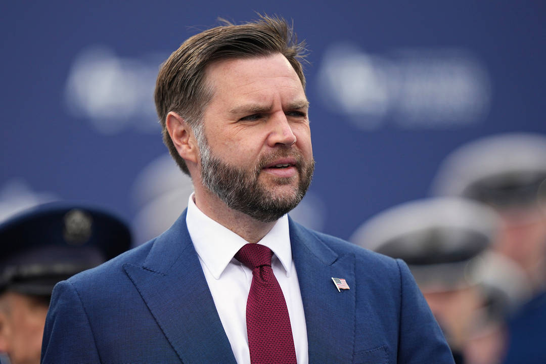 САЩ и Иран възобновиха ударите но американският вицепрезидент Джей Ди