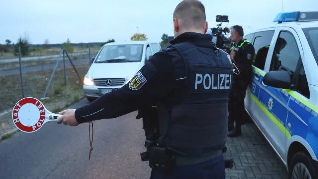 Германия отхвърли искането на Европейската комисия да премахне вътрешните гранични
