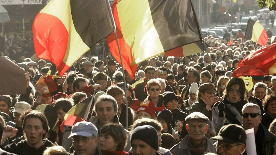 Младежките протести в Брюксел прераснаха вчера в сблъсъци и полицията