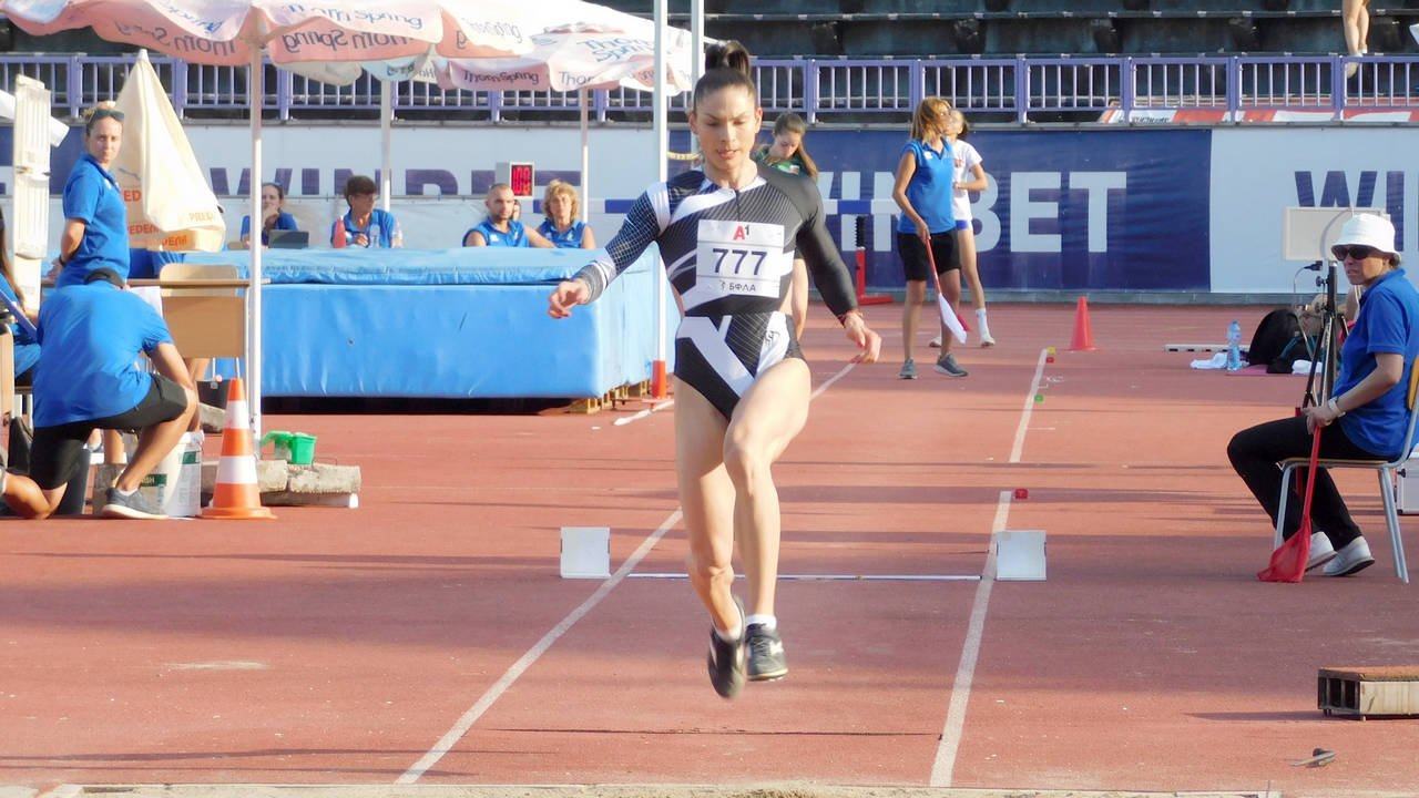 Европейската вицешампионка на троен скок в зала от Прага 2015